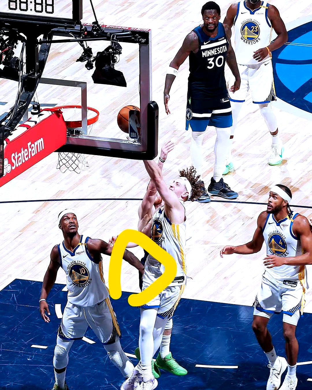 询问-关于巴特勒在勇士比赛中比赛局势复杂，最后时刻胜出引发热议！比赛高潮迭起的信息