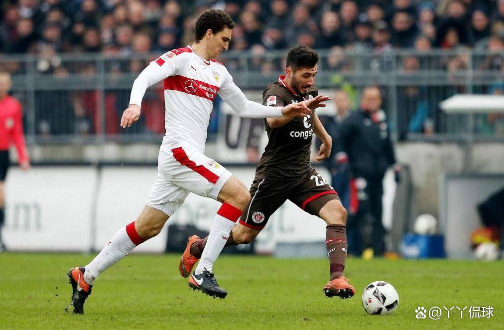 询问-关键时刻体能课后，斯图加特再遭质疑备战德甲，压力陡增，团队化学反应显著(德甲前瞻云达不来梅vs斯图加特)